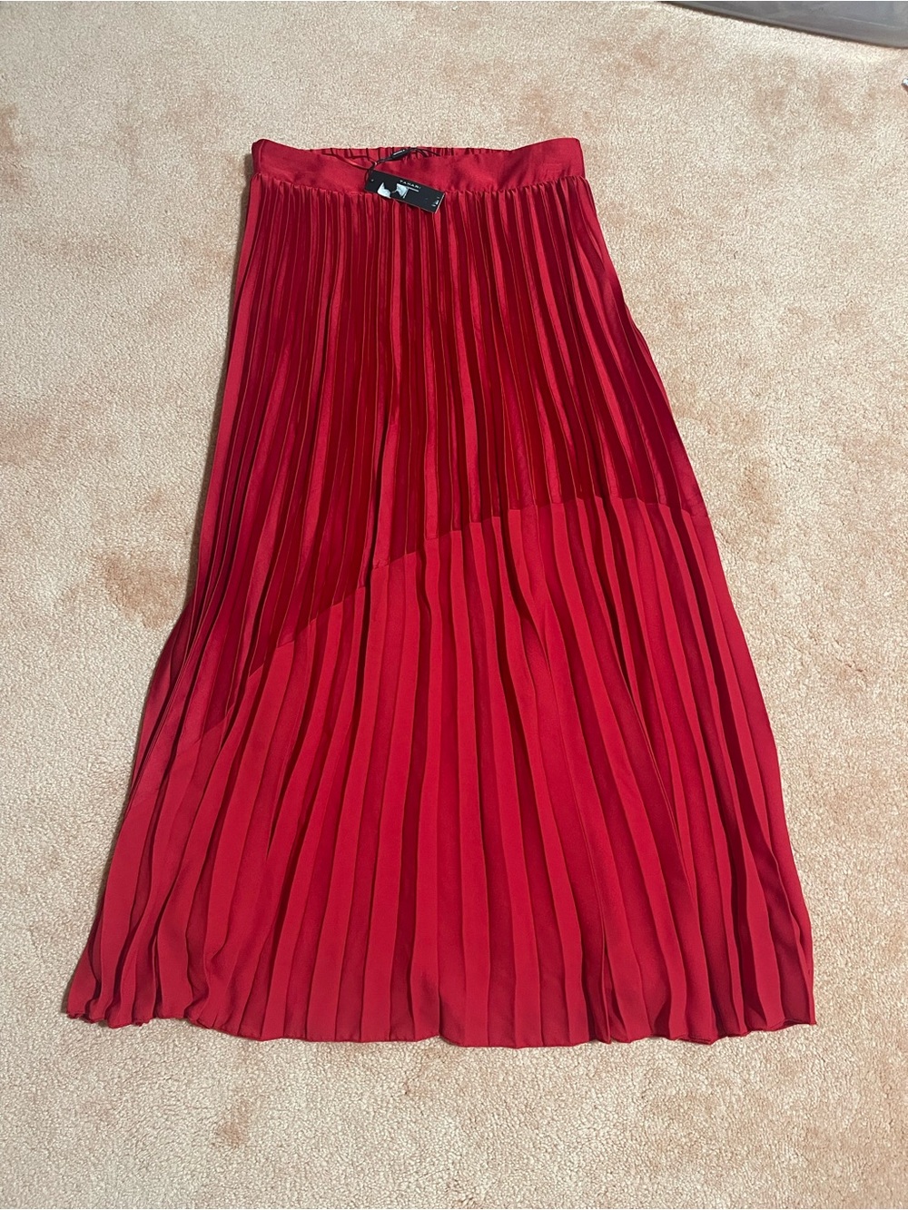 T Tahari Pleated Red Maxi Skirt fully lined